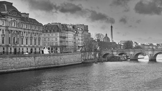 Paris    |   1  /  25    | 